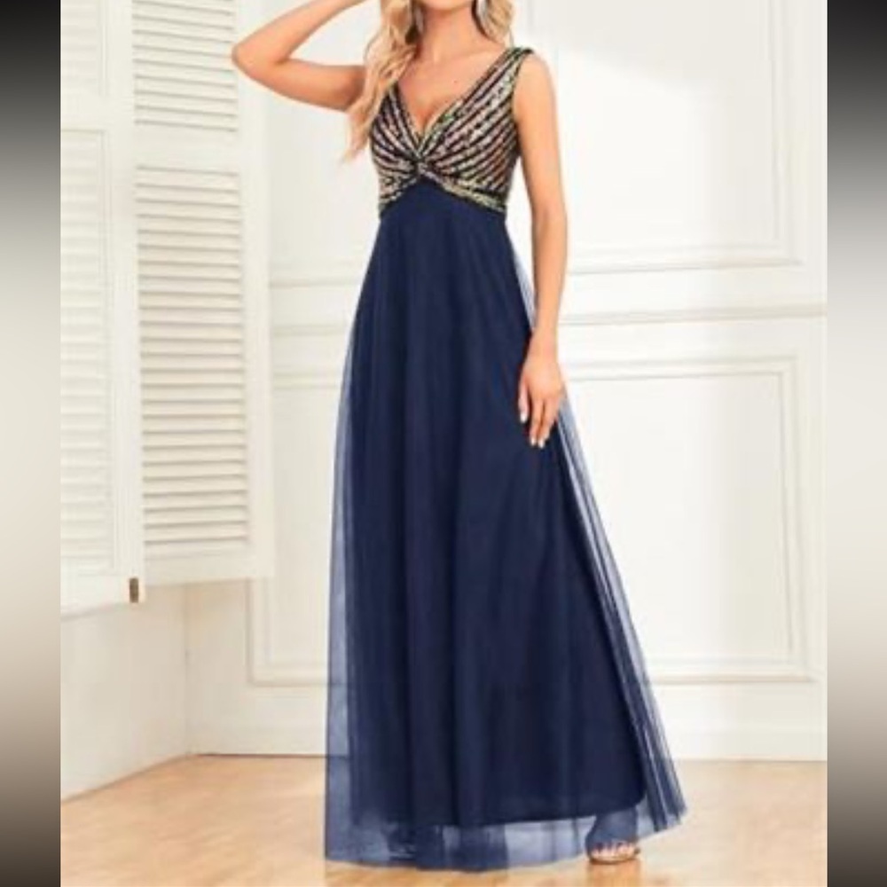 NWT Elegant Navy Evening Gown size L

Women Sequin Maxi Formal Evening